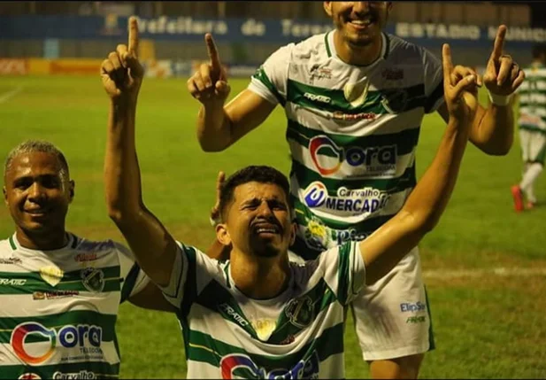 Altos vence o Manaus por 3 a 2, em partida no Lindolfo Monteiro, em Teresiina.