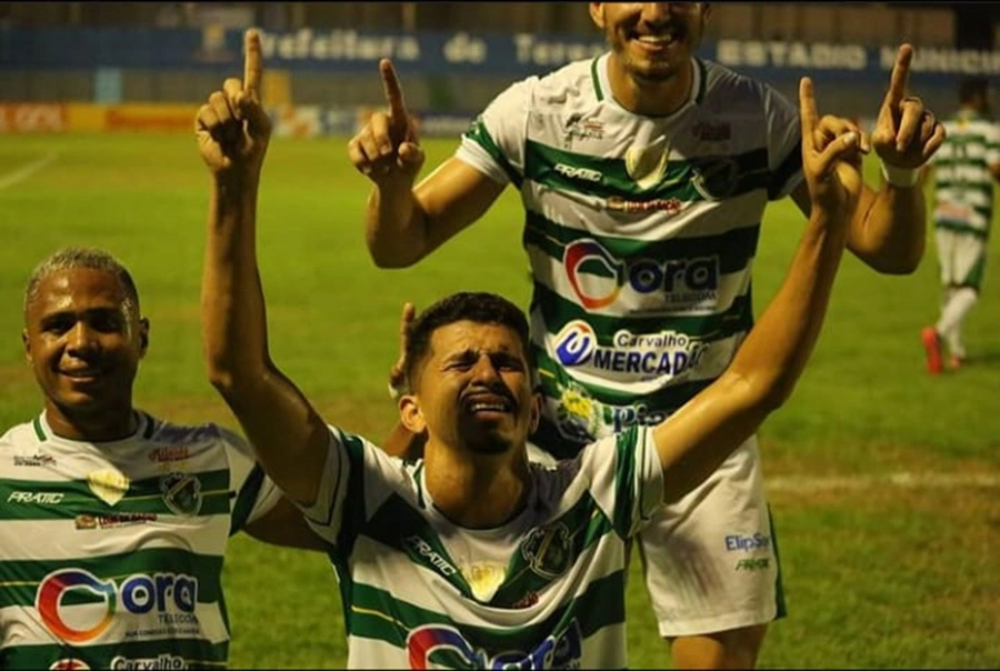 Altos vence o Manaus por 3 a 2, em partida no Lindolfo Monteiro, em Teresiina.