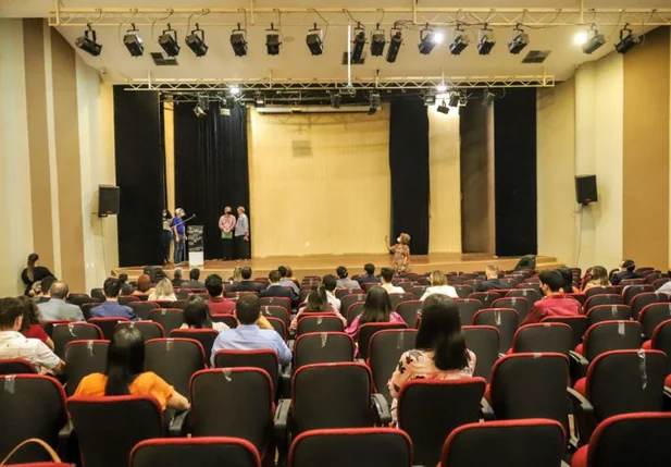 Assembleia Legislativa do Piauí empossa 37 novos servidores efetivos