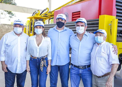 Autoridades participaram da entrega de maquinas perfuratrizes