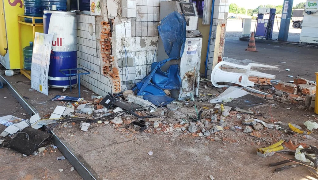 Bandidos usaram explosivos