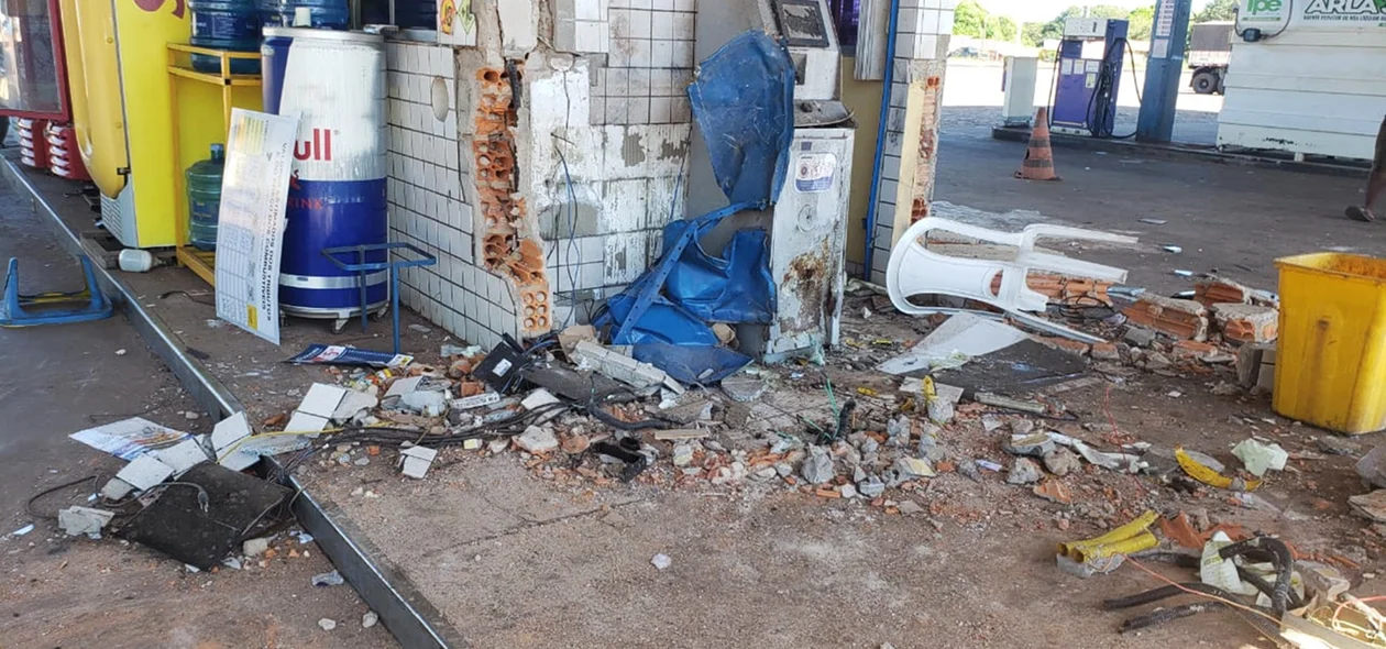 Bandidos usaram explosivos