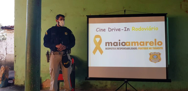 Campanha busca conscientização no trânsito