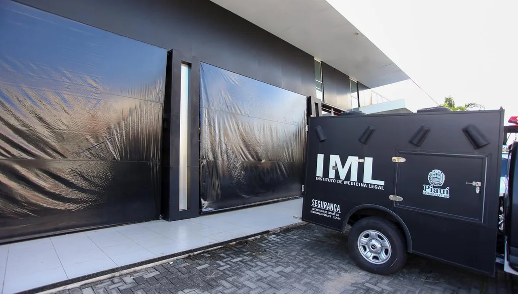 Carro tumba do IML