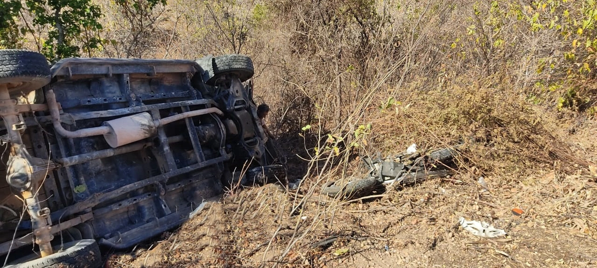 Colisão entre carro e moto deixa casal morto na BR 407 em Jaicós