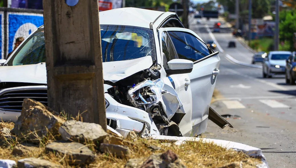 Condutor do veículo precisou ser socorrido