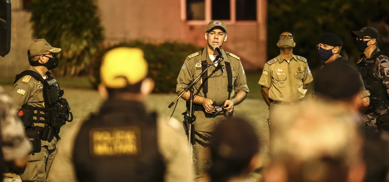 Coronel falando sobre a operação