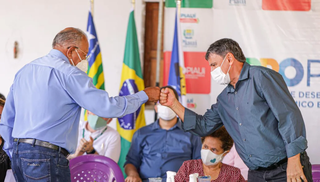 Dr. Pessoa e Wellington Dias se cumprimentam