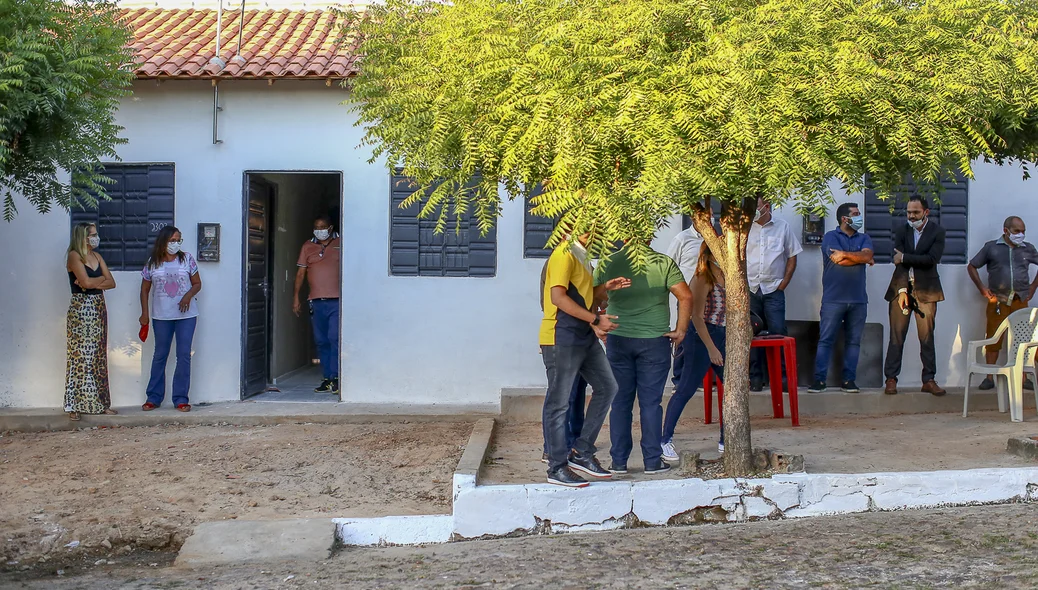 Entrega de duas casas em Teresina