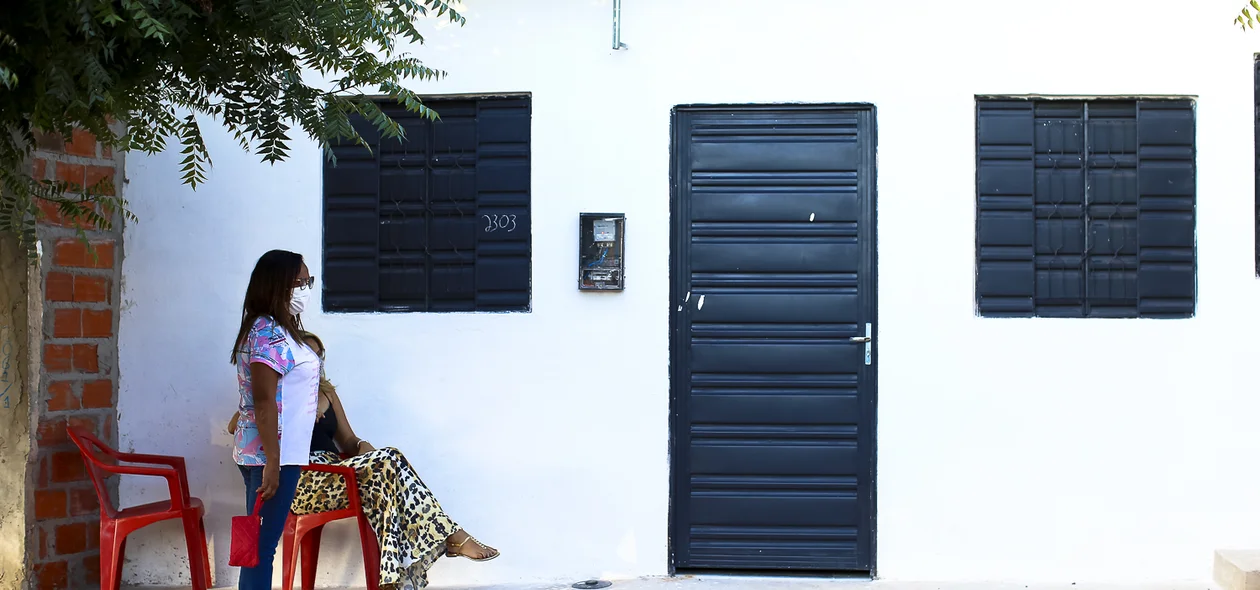 Entrega de duas casas