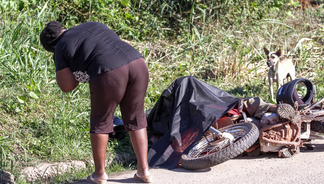 Familiares da vítima chegaram no local pouco tempo depois