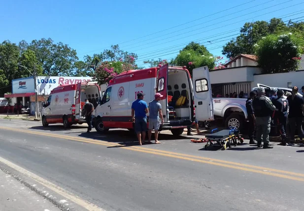 Homem morre após filho perder controle da direção em Altos