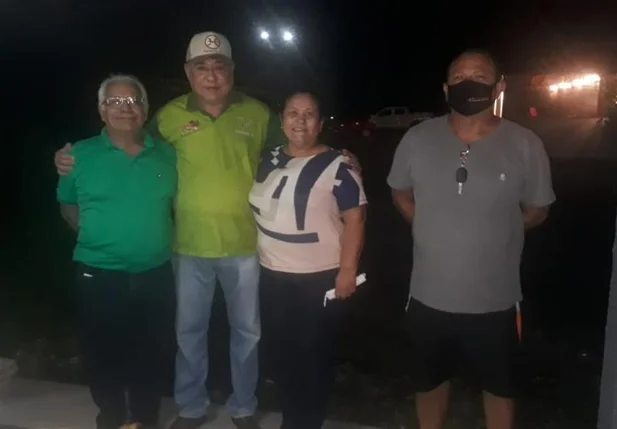João Mádison com lideranças em São Raimundo Nonato