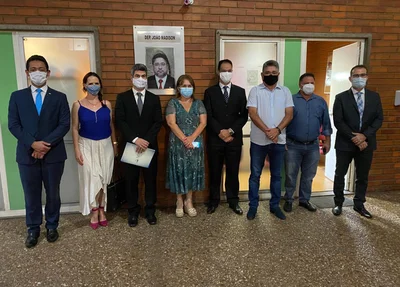 João Mádison em seu gabinete com representantes da AJUSPI