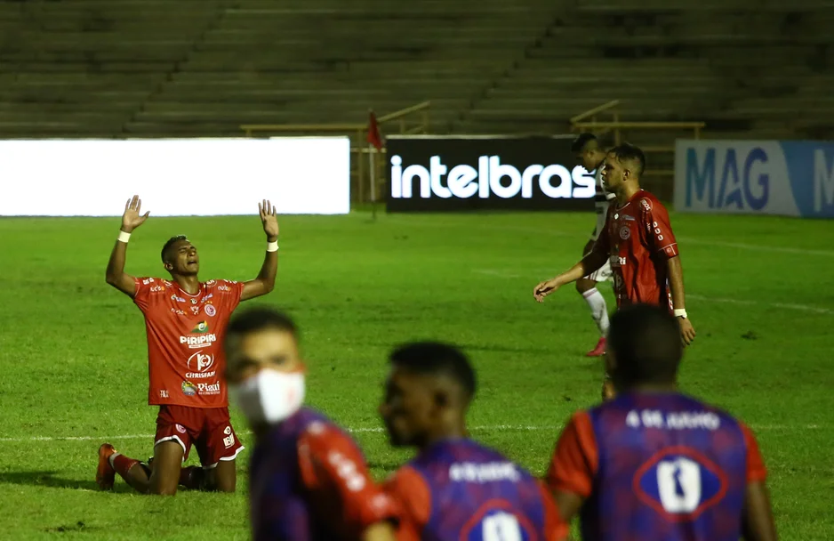 Jogador do 4 de Julho comemorando a vitória