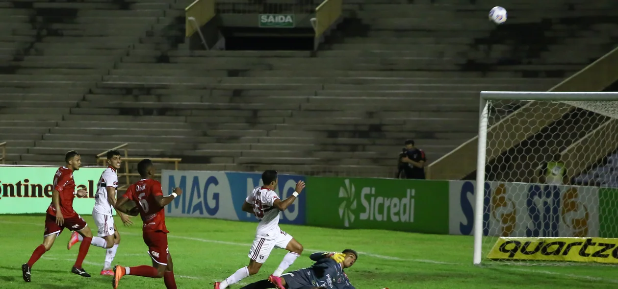 Jogador do São Paulo perdeu o gol