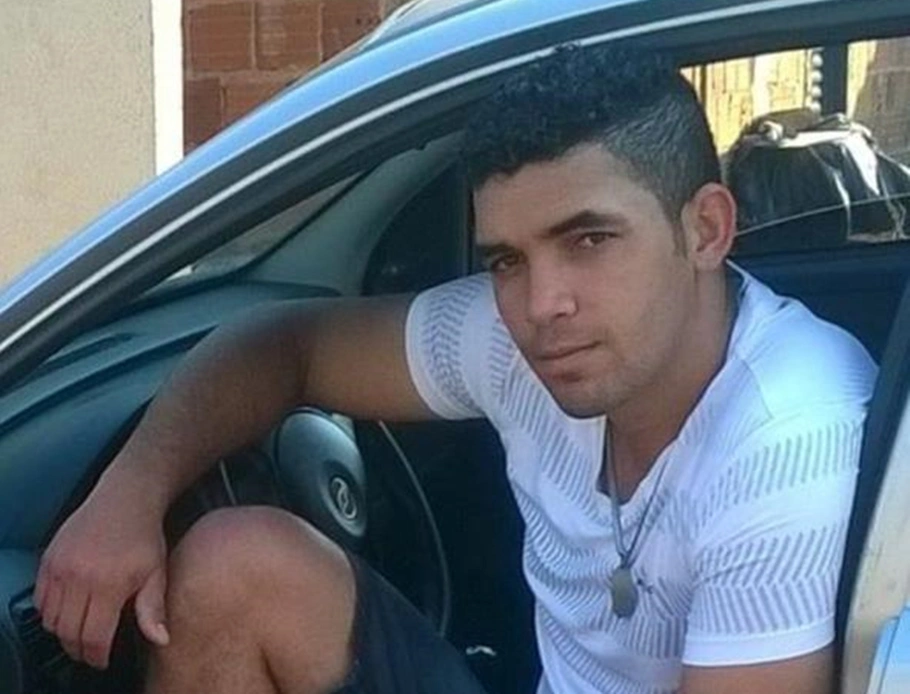 Jovem morto a facadas