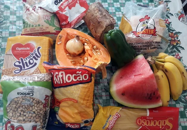 Merenda enviada pela Prefeitura de Teresina para alunos da rede municipal