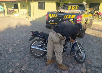 Motocicleta recuperada pela PRF em São Julião, BR 230