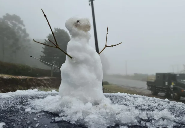 Municípios catarinenses registram neve pela primeira vez no ano