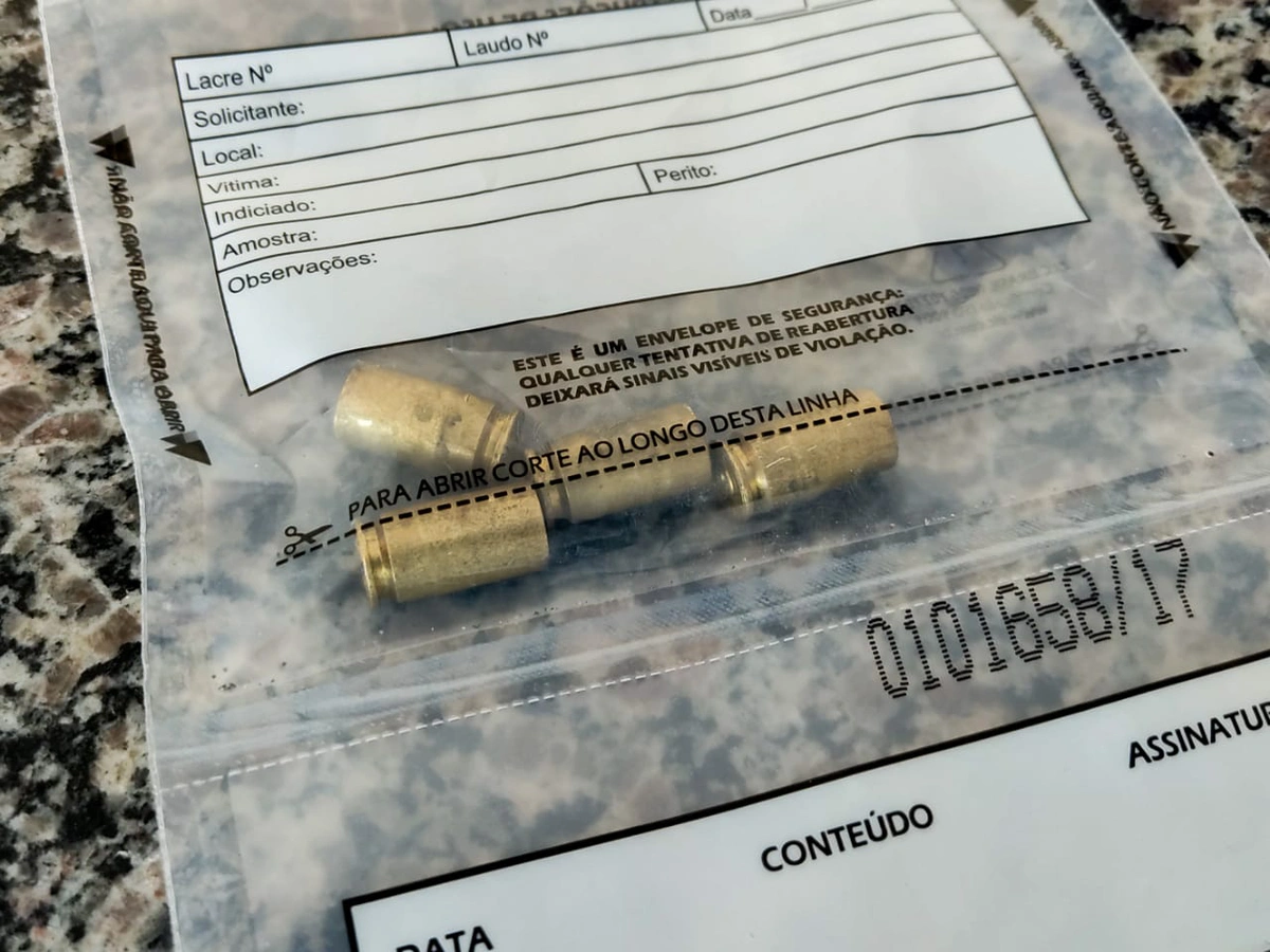 Munições de arma de fogo encontradas no local