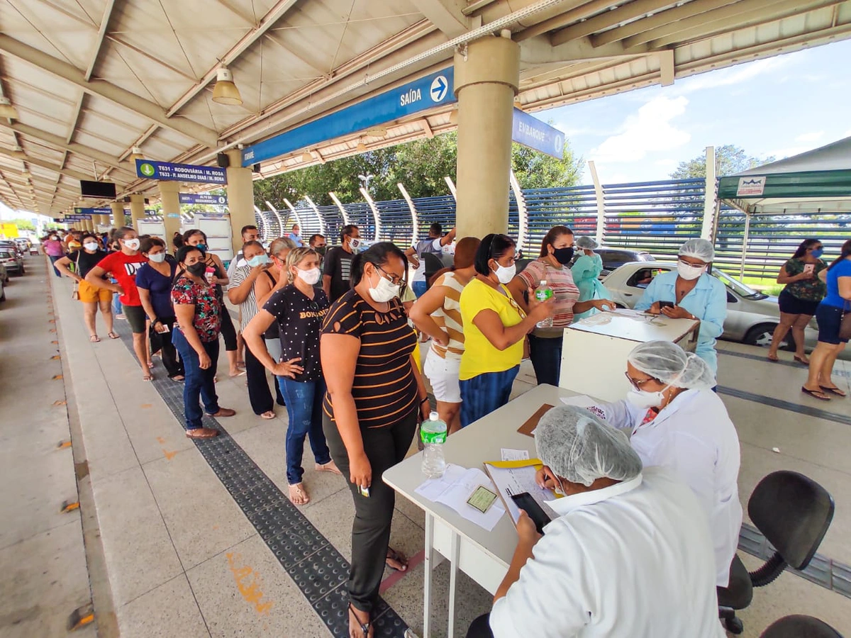 O local registrou longas filas