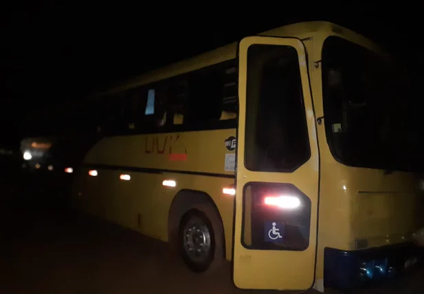 Ônibus envolvido no incidente