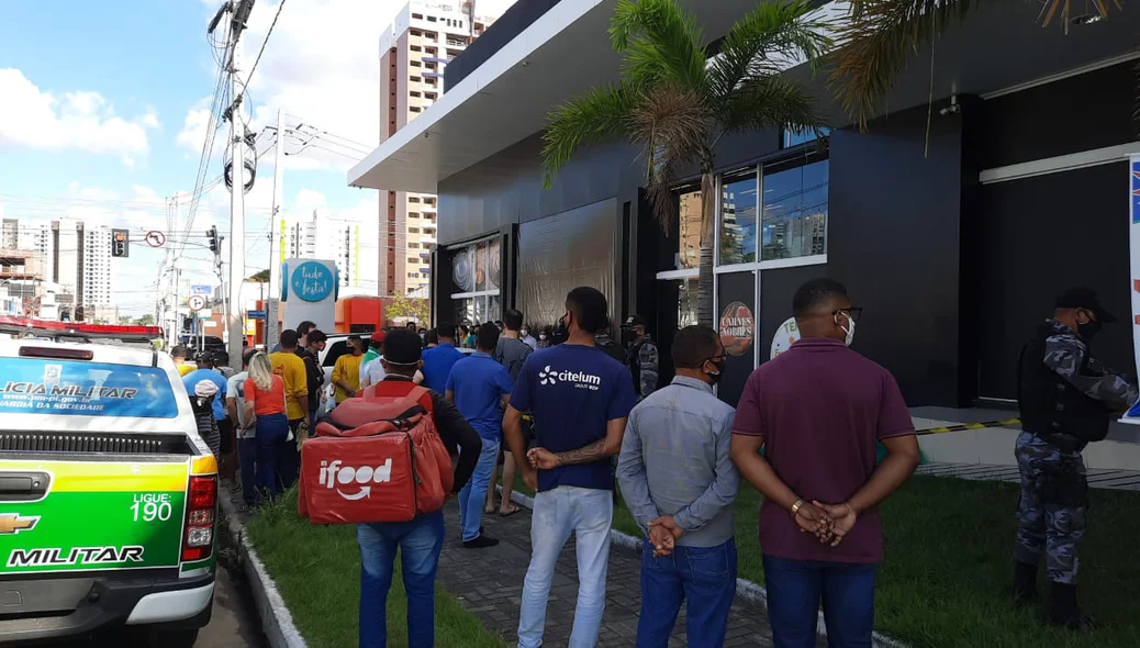 Pessoas no local