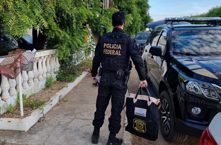 PF com malote durante operação Go and Back