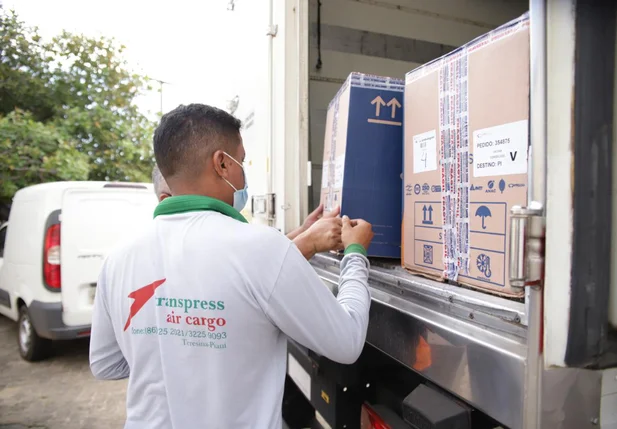 Piauí recebe lote com mais de 35 mil doses da vacina Pfizer