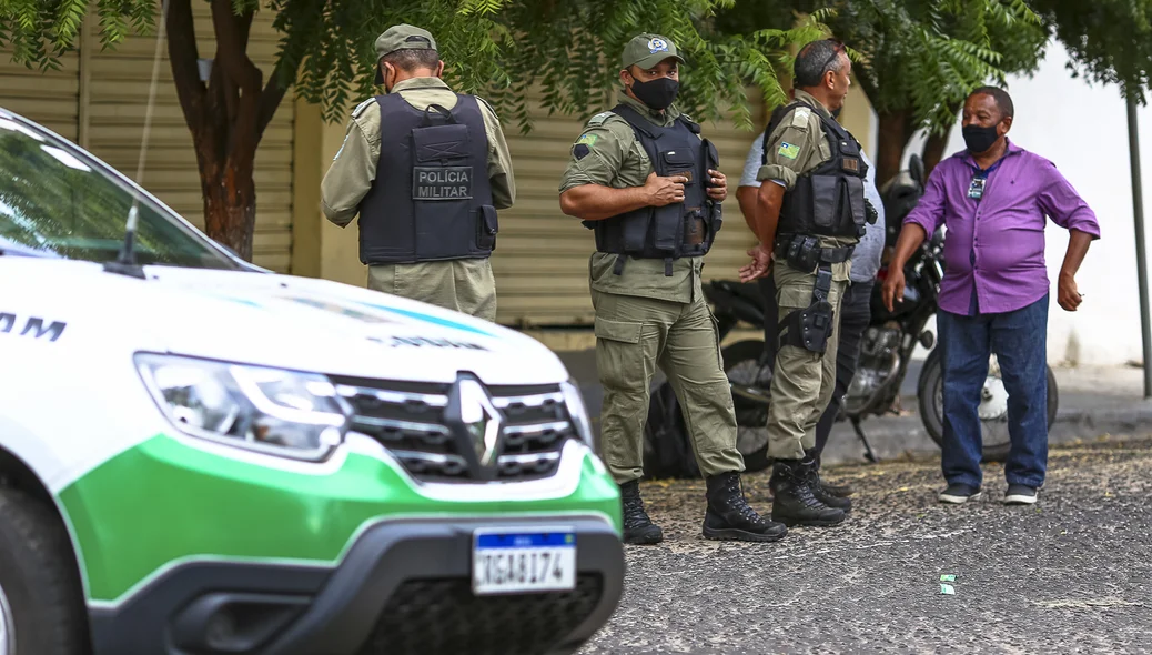 Polícia Militar no local