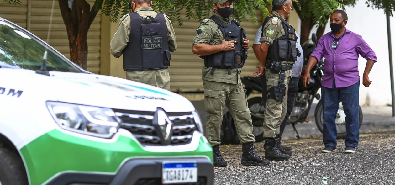 Polícia Militar no local