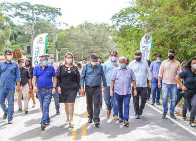 Políticos presentes na inauguração