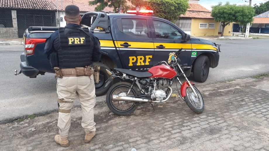 PRF recupera veículo na BR 343