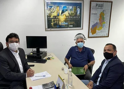 Rafael Fonteles ao lado de Themístocles Filho e Evaldo Gomes