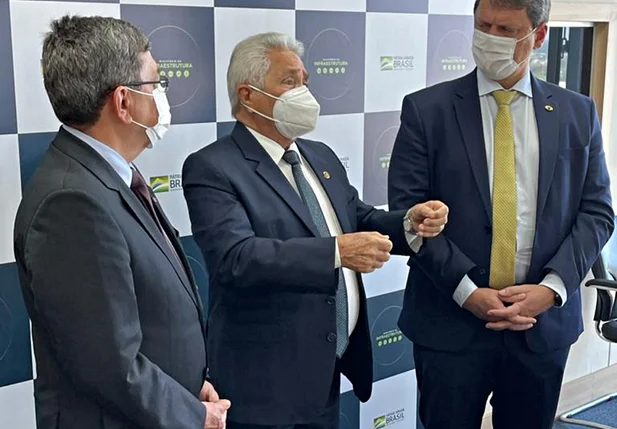 Reunião entre senador e ministro