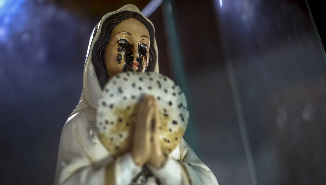 Rosa Mística chorando sangue