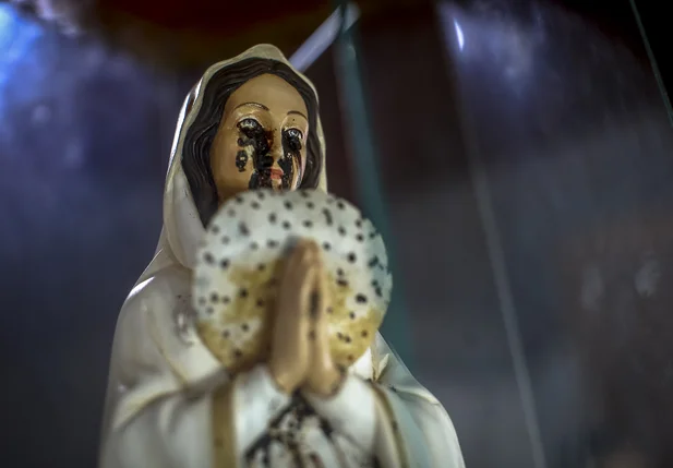 Rosa Mística chorando sangue