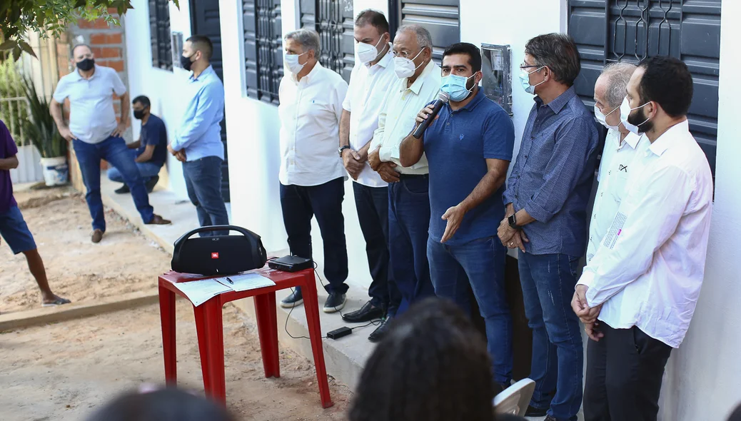 Solenidade de entrega de duas casas em Teresina