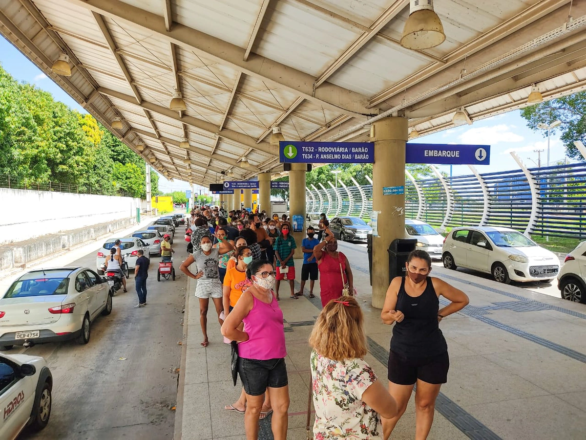 Terminal Livramento durante vacinação