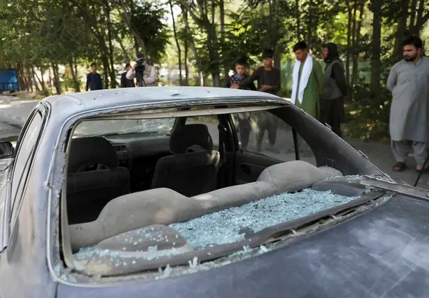 Todos os passageiros do veículo morreram após explosão de uma mina terrestre.