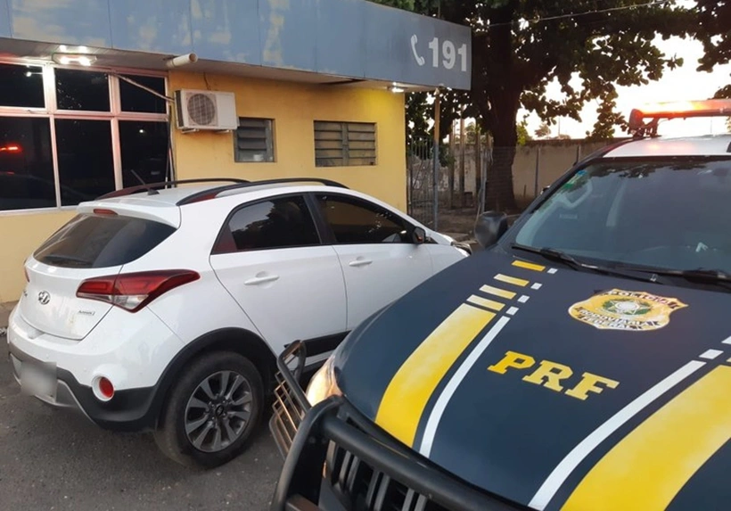Veículo foi apreendido pela PRF em Teresina
