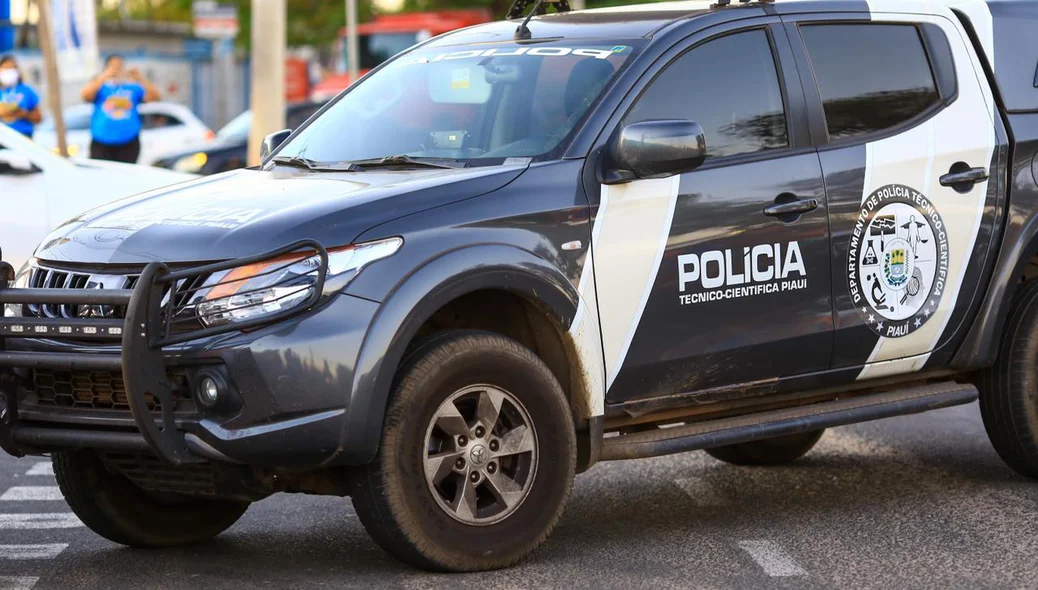 Viatura da Polícia Técnico-Científica