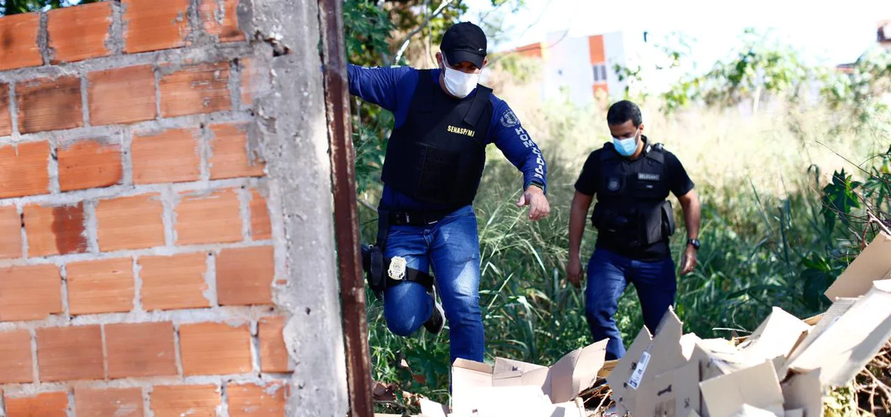 A arma usada para matar a vítima foi escondida em um terreno