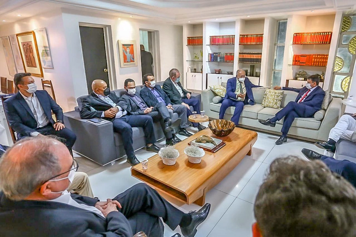 A reunião acontece nesta segunda no Palácio de Karnak