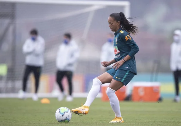 Adriana, meia-atacante da Seleção Brasileira de Futebol Feminino