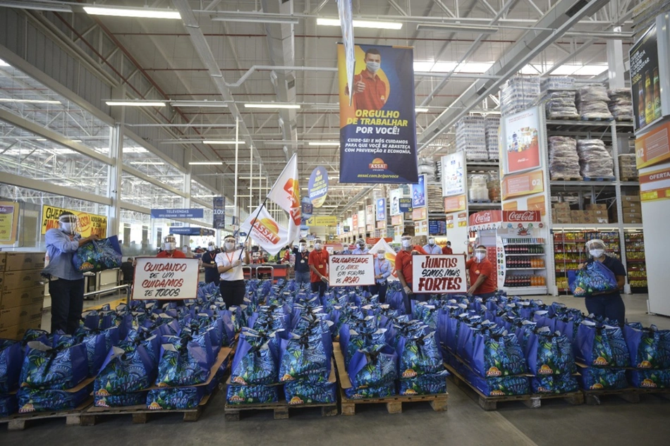 Alimentos doados pelo Assaí Atacadista