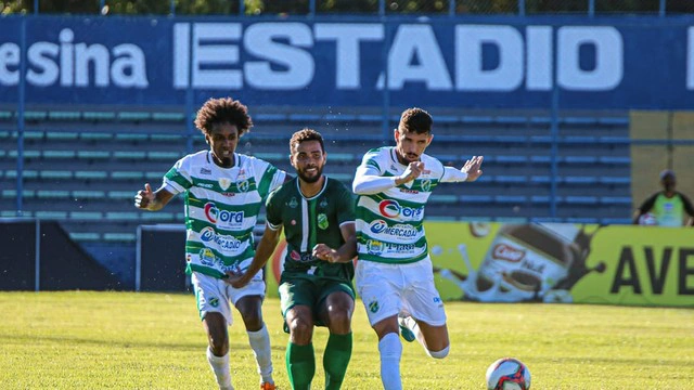 Altos e Floresta se enfrentaram no domingo (4), no Lindolfo Monteiro. O time cearense venceu por 1 a 0