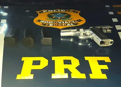 Arma de fogo, carregadores e munições apreendidos pela PRF na BR 343