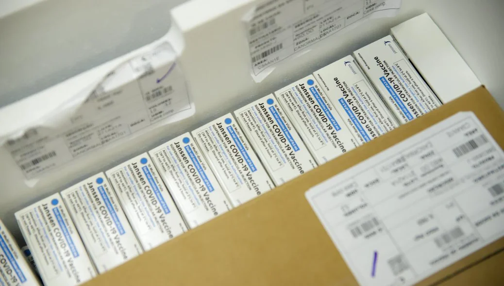 As vacinas da Janssen e da Pfizer serão distribuídas